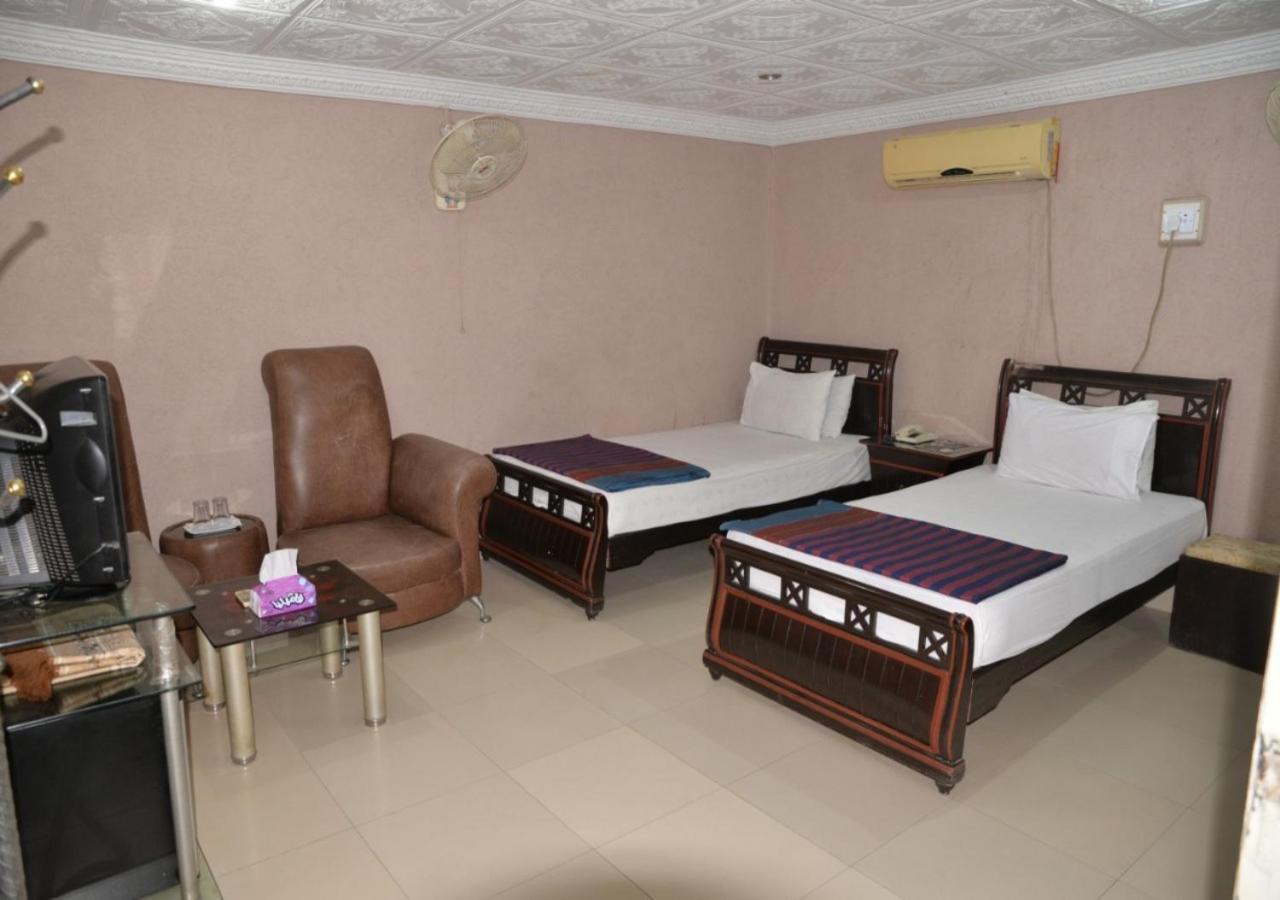 Step Inn Hotel Sukkur ภายนอก รูปภาพ