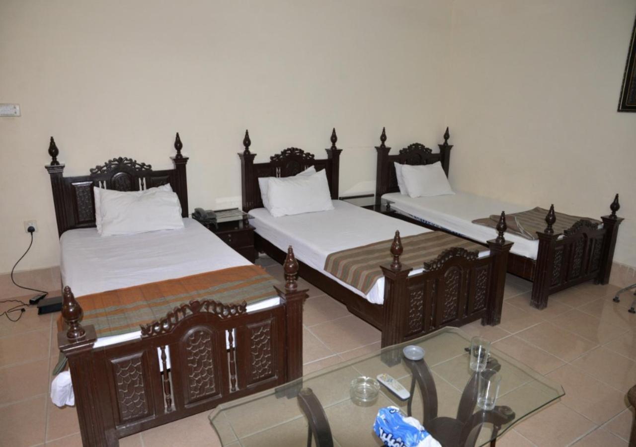 Step Inn Hotel Sukkur ภายนอก รูปภาพ