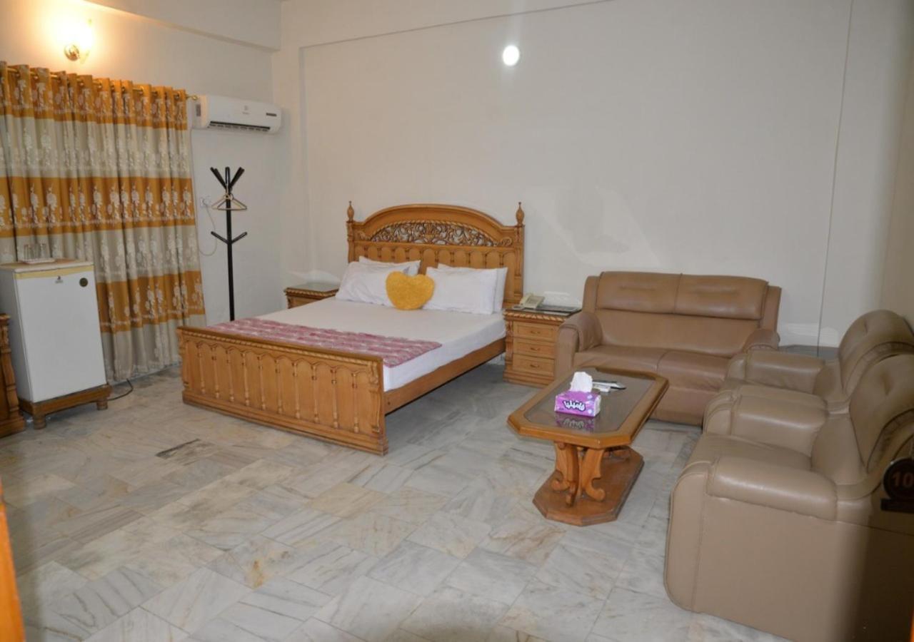 Step Inn Hotel Sukkur ภายนอก รูปภาพ